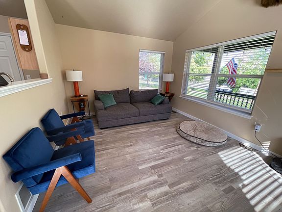4th image of 688 Green Tree Dr