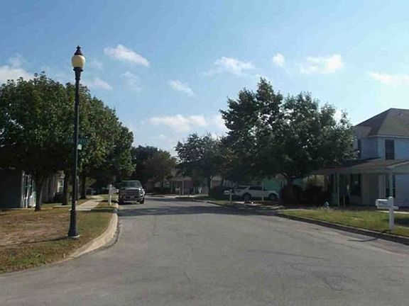 Exterior Neighborhood (street photo)