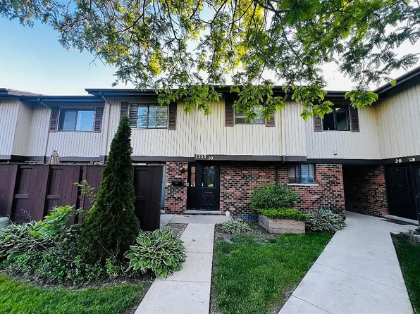 7333 Winthrop Way Unit 10, Downers Grove, IL 60516