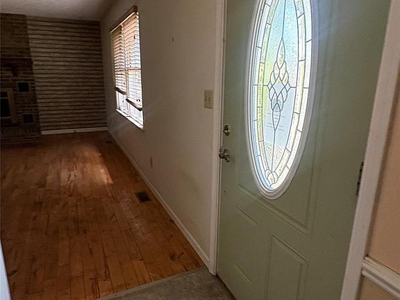 4th image of 132 Haynes St