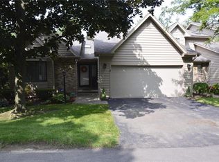 1 Colonial Cir, Fairport, NY 14450