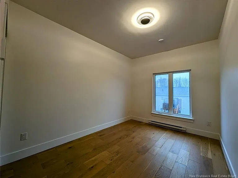124 Ernest St — Photo 13