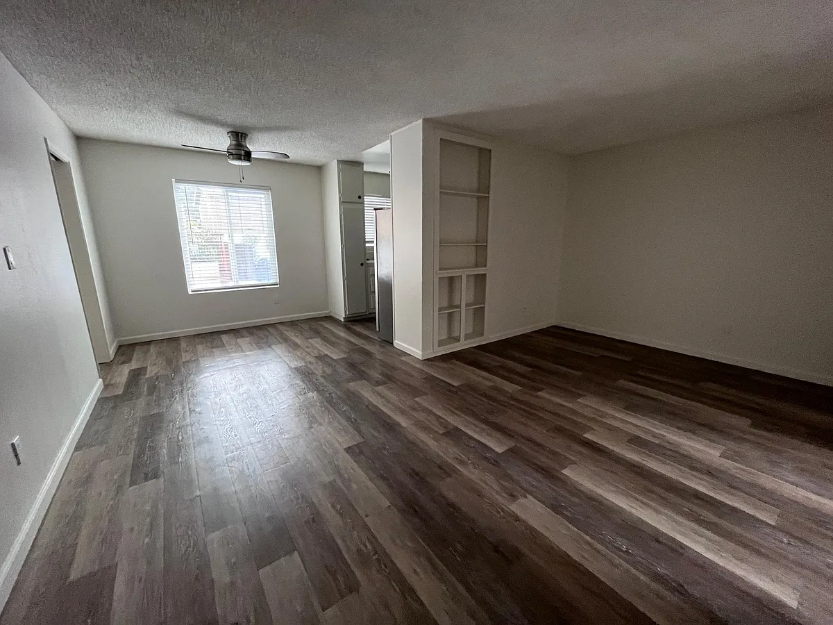Building Photo - 1807 Missouri St #4