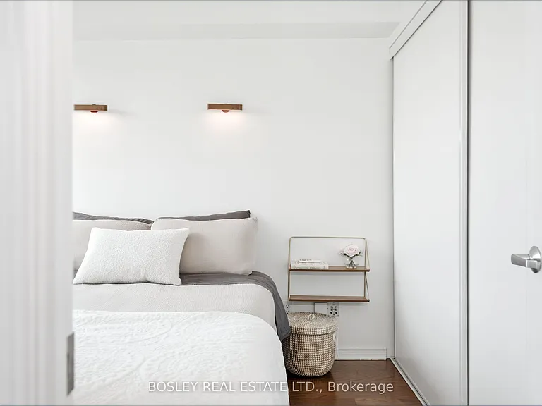 140 W Bathurst St #803 — Photo 15