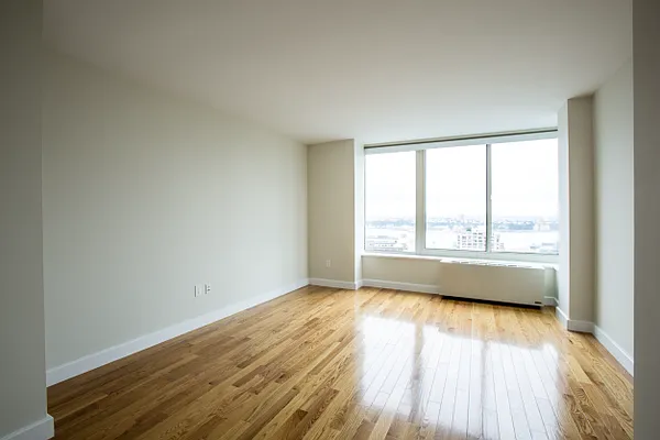 Rented by Stonehenge NYC LLC | media 33