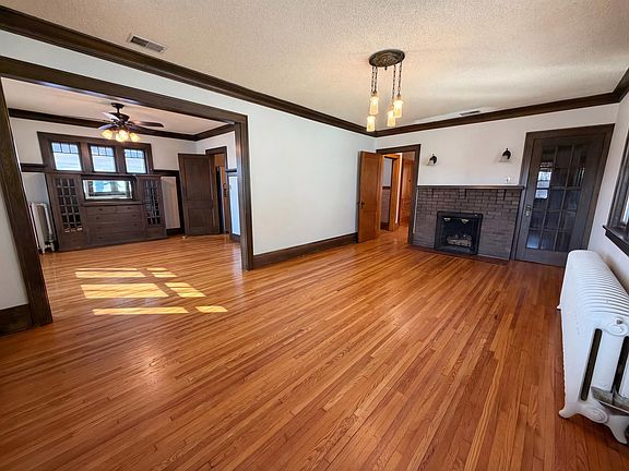 3rd image of 1495 Saint Clair Ave