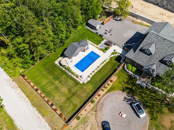 145 Blanchard St E, Gravenhurst, ON P1P 1B1