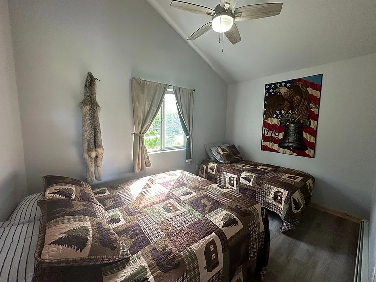 1050 Angler Dr — Photo 8
