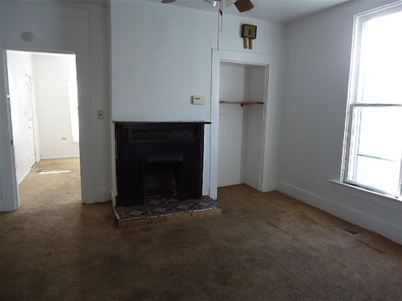 3rd image of 125 Meadow St