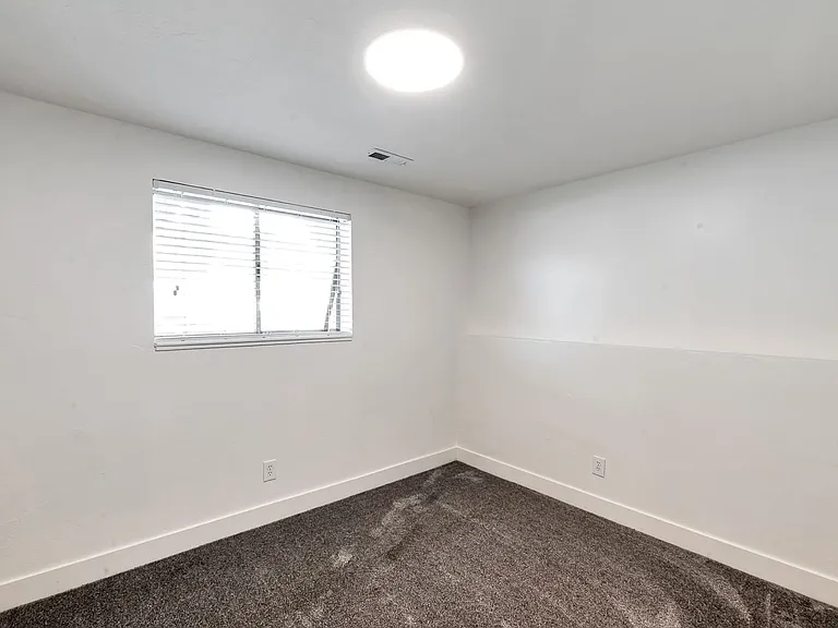 2151 W 300 N — Photo 24