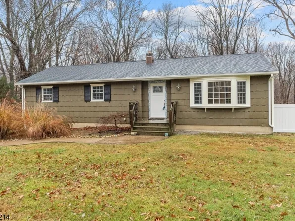 27 Lawrence Ave, Stanhope Boro, NJ 07874