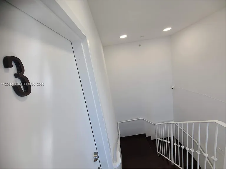 825 Michigan Ave #3 — Photo 12