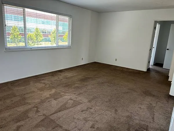 2 bed, 794 sqft, $2,690 — Photo 4