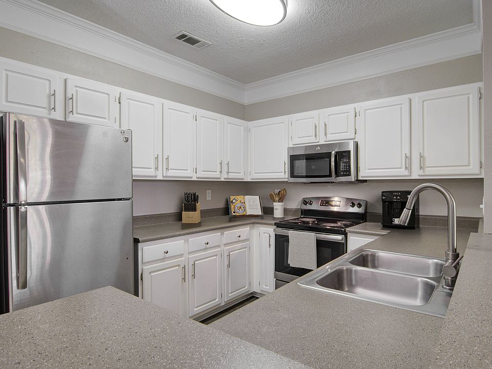 Spacious Kitchen