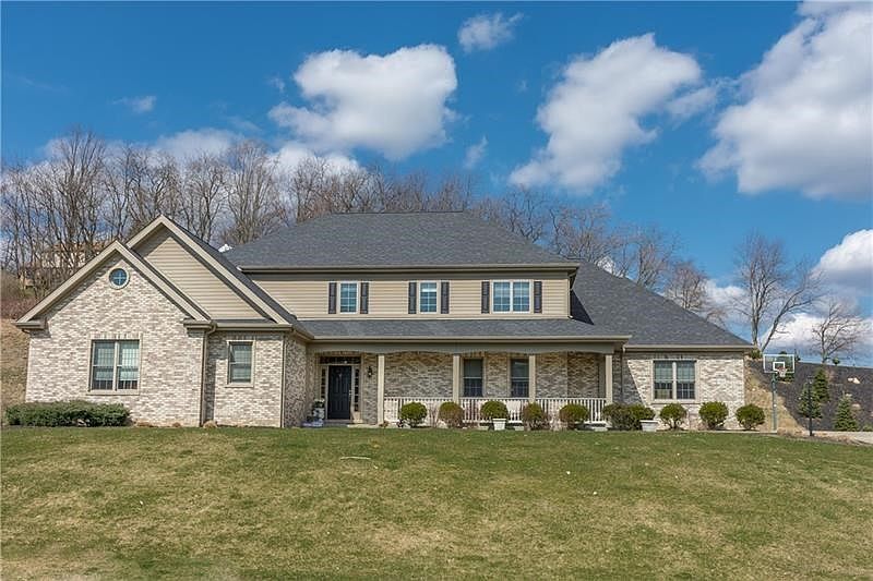 310 Schlag Court - Custom Built home on Cul De Sac Street