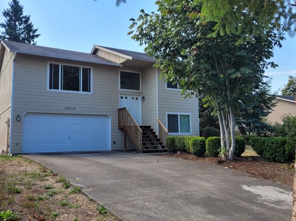 22214 Cedarview Dr E