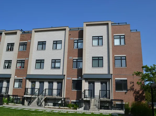 1060 Douglas McCurdy Cmn #138, Mississauga, ON L5G 0C5