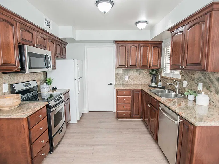 4157 Lucas Ct — Photo 3