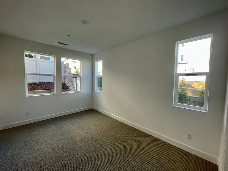 10538 Cara Cara Dr — Photo 2