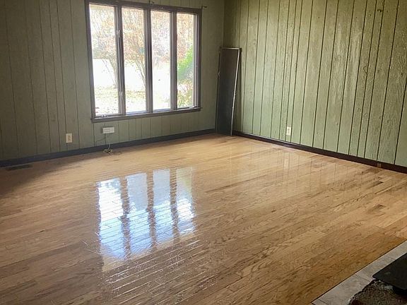 5th image of 106 Dana Dr
