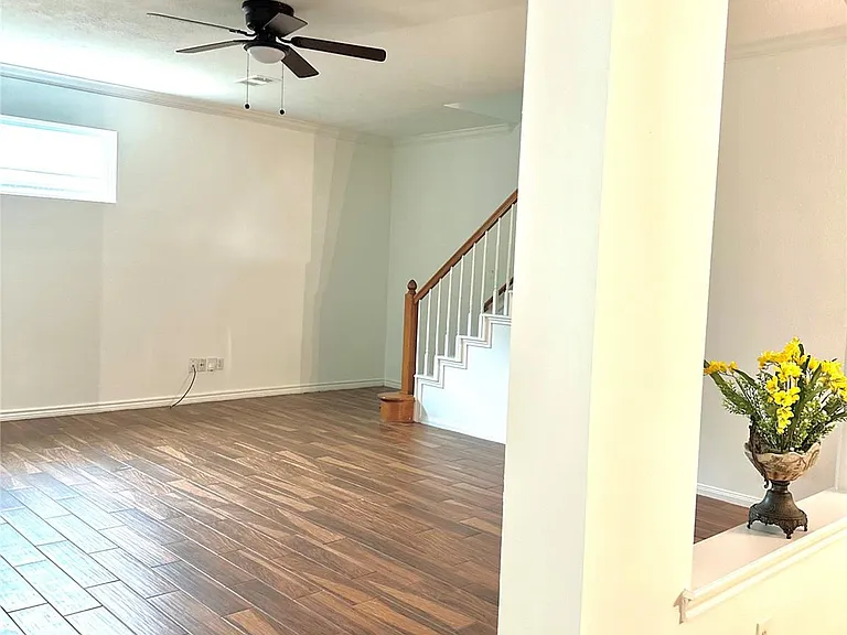 24914 Aughton Ct — Photo 10