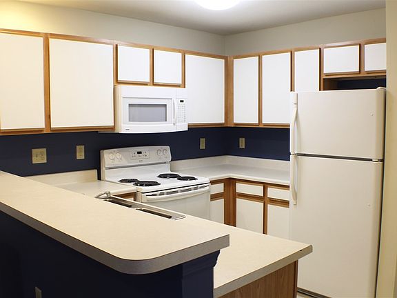 2nd image of 515 Davis Mills Dr
