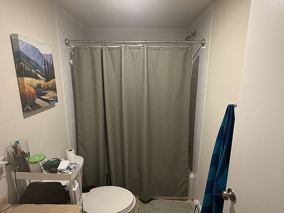 5th image of 1526 Christian St #3C