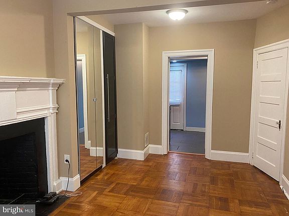 3rd image of 226 S Quince St