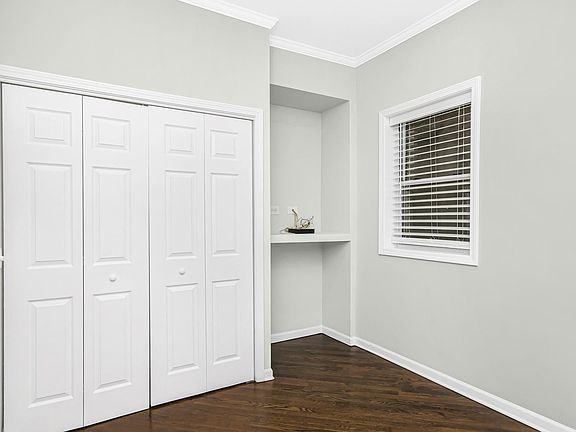 5th image of 2053 W Summerdale Ave APT 1N