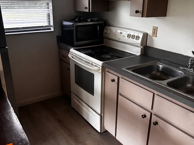 5300 NE 14th Ave #1 — Photo 4