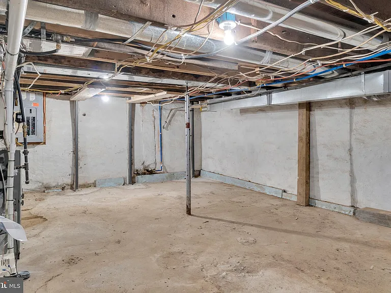19 Pleasant St — Photo 18