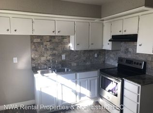 306 S Main St APT 4, Bentonville, AR 72712