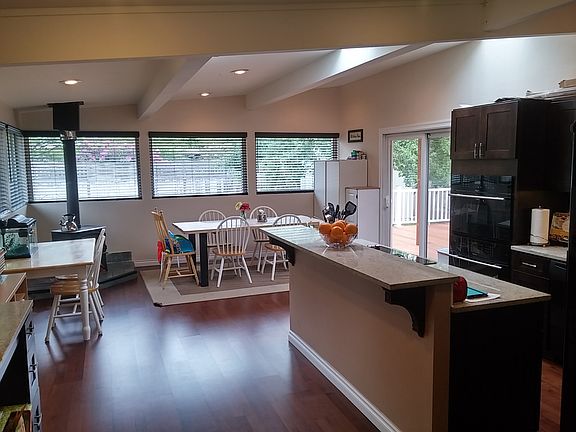 5th image of 15139 SE 41st St