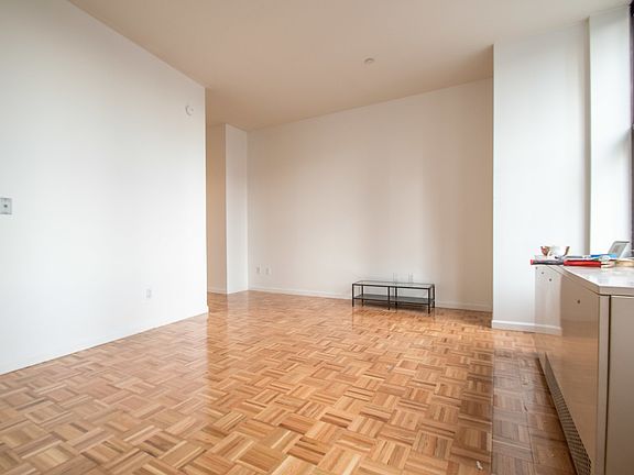 4th image of 15 Park Row APT 23B