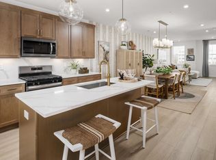 14383 Glen Manor Dr, Chantilly, VA 20151