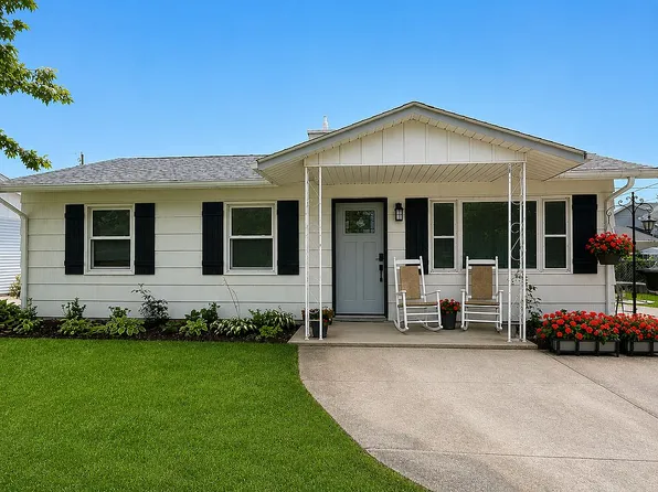 121 Longfellow Dr, Tiffin, OH 44883