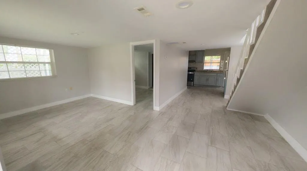 1306 Royal St — Photo 3
