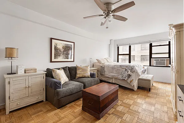 Bedroom, photo 1