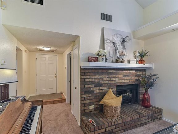 3rd image of 4748 Jasmine Dr