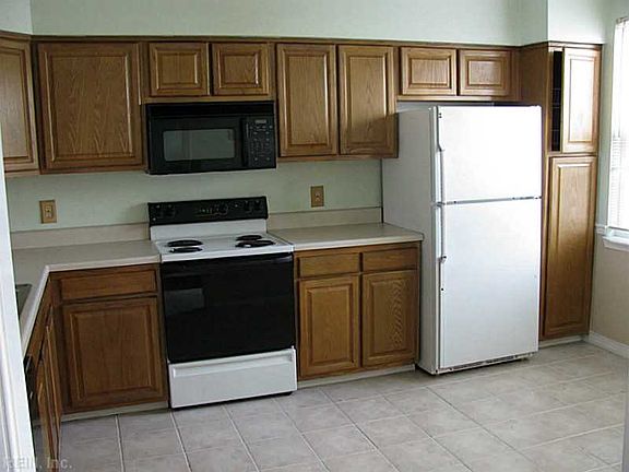 2nd image of 814 W Lake Cir #3-14