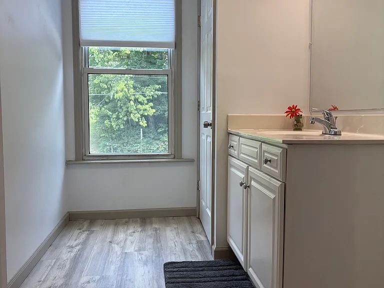 85 Main St — Photo 7