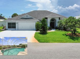 4 Cherry Ct, Palm Coast, FL 32137