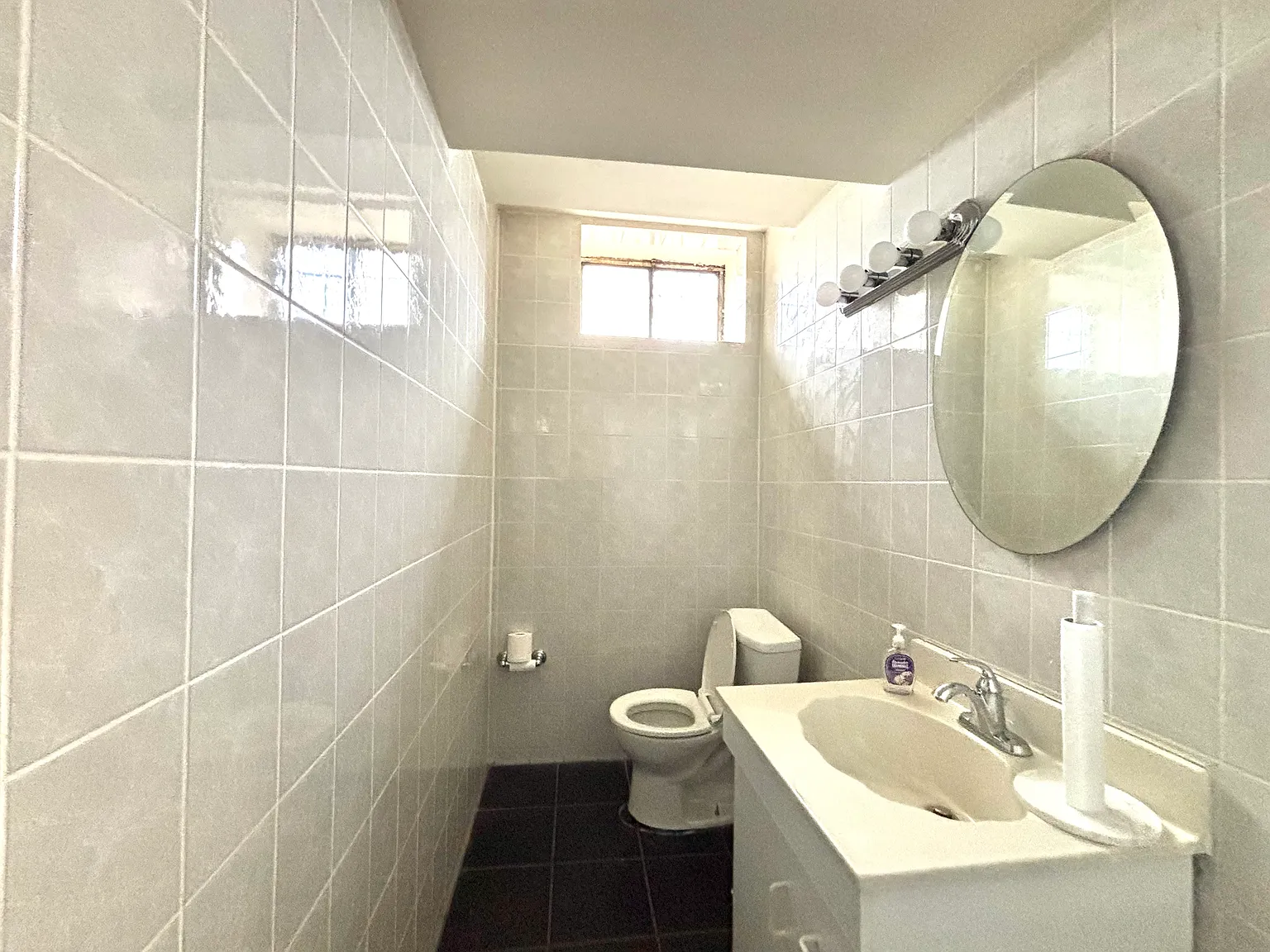 Studio, 800 sqft, $2,200 — Photo 4