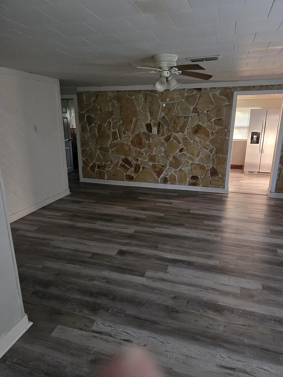 Building Photo - 8067 Sealawn Dr