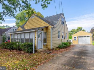 307 W 4th Ave, Barrington, NJ 08007