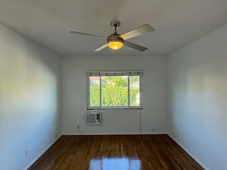 2640 Saint George St #11 — Photo 13