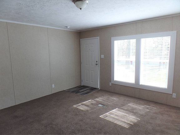 2nd image of 404 Bayhead Dr