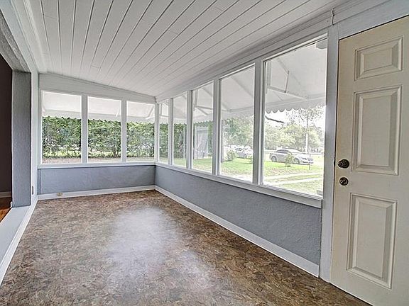 3rd image of 210 S Villa Ave