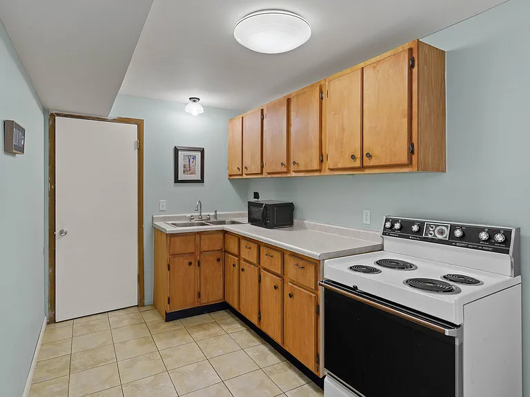 2218 Bluff Blvd — Photo 14