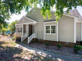 8450 Wycombe Ln, Raleigh, NC 27615